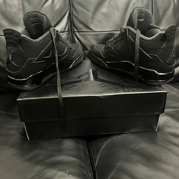 Air Jordan 4 Black Cat